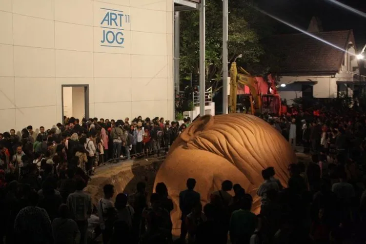 Jangan Ngaku Pergi ke Jogja Kalau Belum Pernah ke Titik Nol Kilometernya! Ini Hal-hal yang Bisa Kamu Lakukan di Sana 12