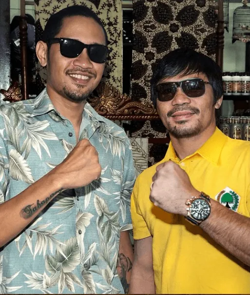 Setelah Kalah Dari Mayweather, Pacman Dihajar KO oleh Chris John! 25