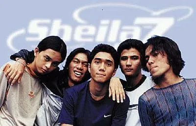 19 Tahun Perjalanan Hidupku Dilagukan Oleh Sheila On 7 12