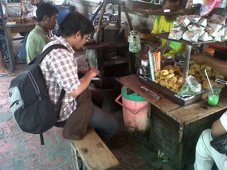 Dear Cowok, Siapa Bilang Cewek Itu Boros? Lihat Dulu Poin-Poin Ini! 18