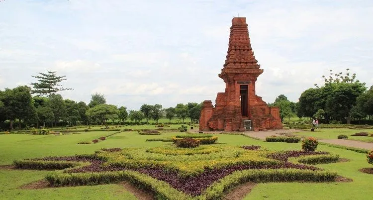Tempat Wisata di Mojokerto, Bernuansa Alam & Sejarah 19
