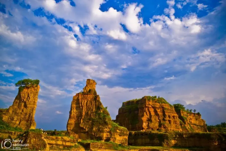 Daftar Destinasi Wisata Bekas Tambang di Indonesia, Berubah Jadi Eksotis! 12