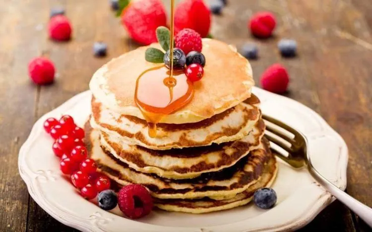 6 Resep Pancake Sederhana, Tapi Rasanya Nggak Kalah Mewah dari Kafe 7 resep pancake