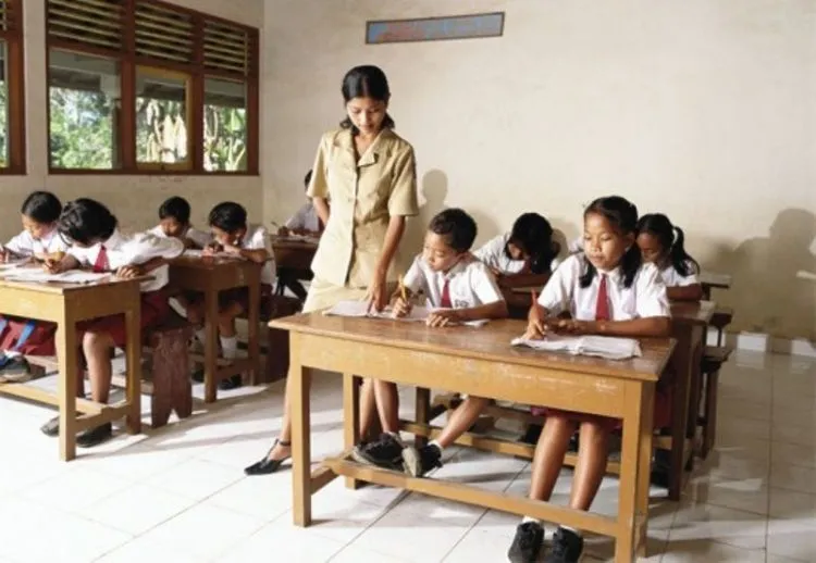 Alasan-alasan yang Akan Memperkuat Niatmu Untuk Memperistri Seorang Guru 8