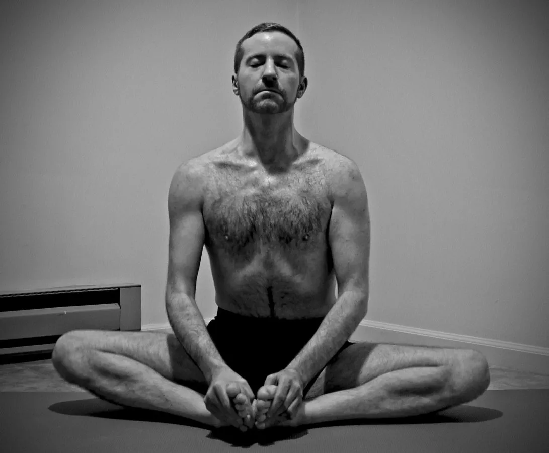 8 Gaya Yoga yang Ampuh Menghalau Bahaya Kesehatan Buatmu yang Duduk Terlalu Lama 15