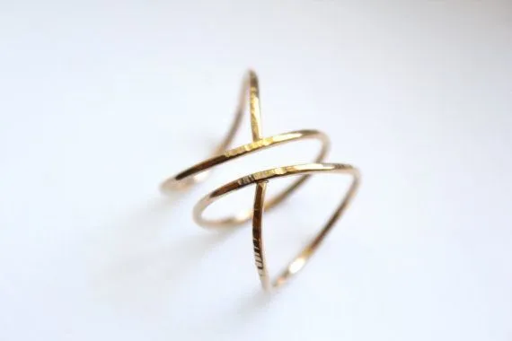 Kamu yang Sudah Berniat Mengikat Janji, Pilih Saja di Antara 11 Cincin Cantik Nan Unik Ini 18