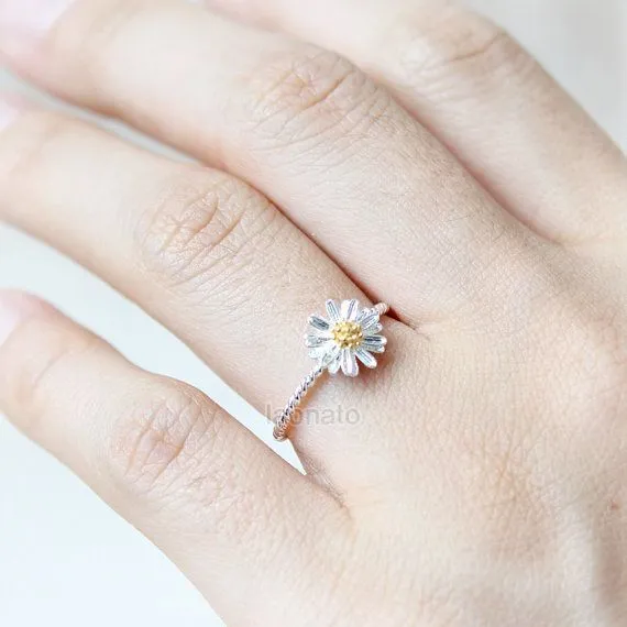 Kamu yang Sudah Berniat Mengikat Janji, Pilih Saja di Antara 11 Cincin Cantik Nan Unik Ini 20