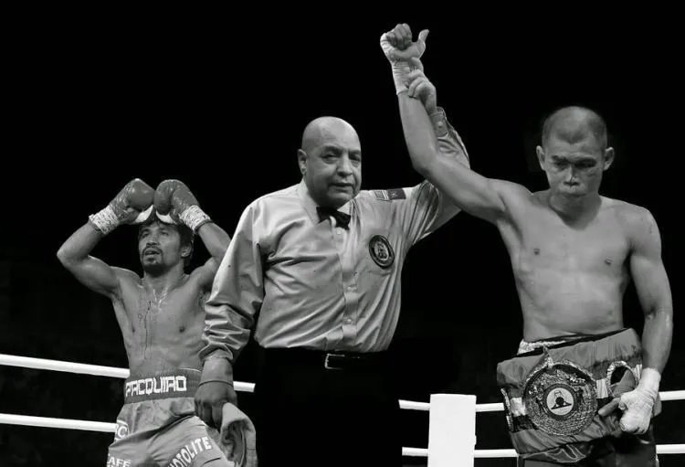 Setelah Kalah Dari Mayweather, Pacman Dihajar KO oleh Chris John! 26