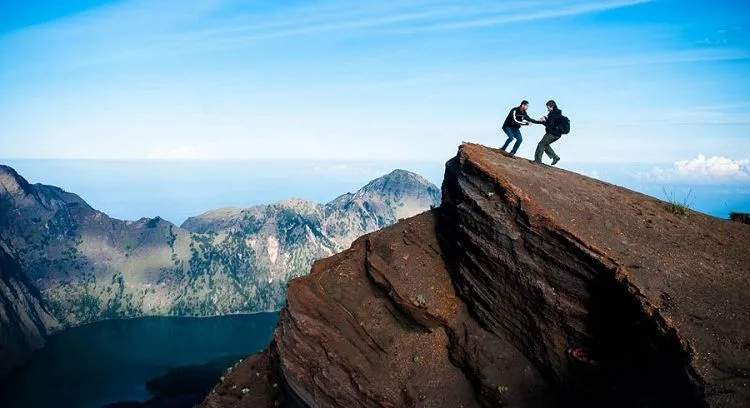 Wahai Petualang, Segeralah Mengangkat Keril. 9 Gunung Ibu Pertiwi Ini Sudah Memanggil 14