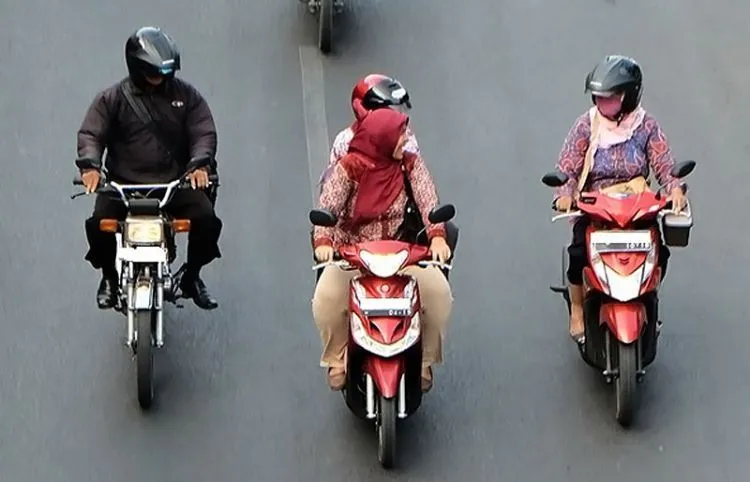 Berbagai Ulah Pengguna Jalan Raya yang Bikin Kamu Emosi 17