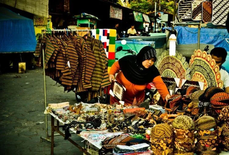 Jangan Ngaku Pergi ke Jogja Kalau Belum Pernah ke Titik Nol Kilometernya! Ini Hal-hal yang Bisa Kamu Lakukan di Sana 18
