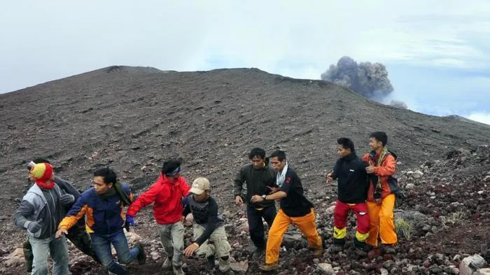 Wahai Petualang, Segeralah Mengangkat Keril. 9 Gunung Ibu Pertiwi Ini Sudah Memanggil 18