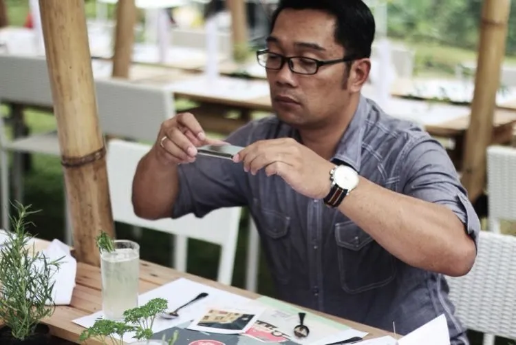 Pernah Makan Sehari Sekali Hingga Tak Sanggup Bayar Biaya Kelahiran Anaknya, Inilah Sekelumit Kisah Sukses Ridwan Kamil 10