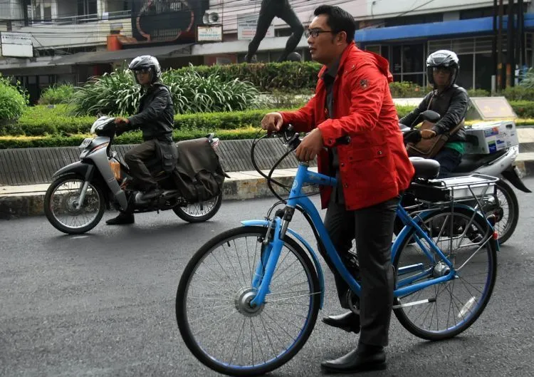Pernah Makan Sehari Sekali Hingga Tak Sanggup Bayar Biaya Kelahiran Anaknya, Inilah Sekelumit Kisah Sukses Ridwan Kamil 15