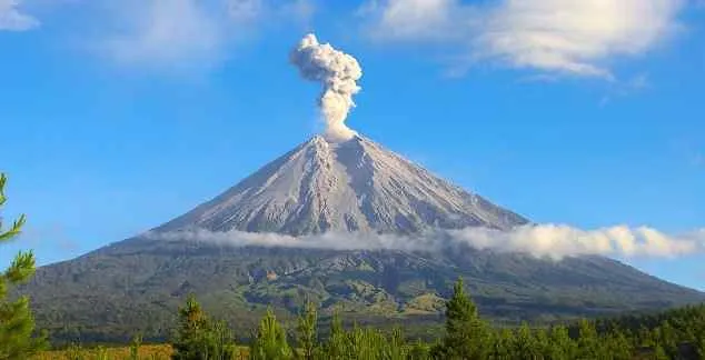 Wahai Petualang, Segeralah Mengangkat Keril. 9 Gunung Ibu Pertiwi Ini Sudah Memanggil 16