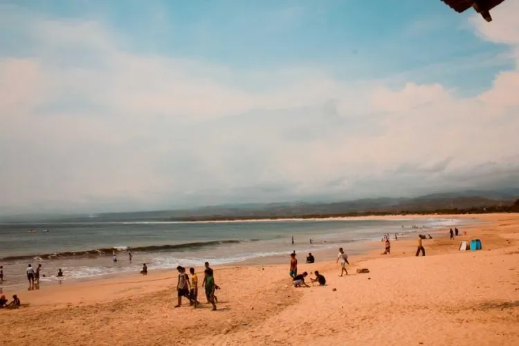 10 Pantai Paling Kece di Banten dan Jawa Barat yang Bakal Bikin Kamu Ketagihan Jalan-Jalan 14