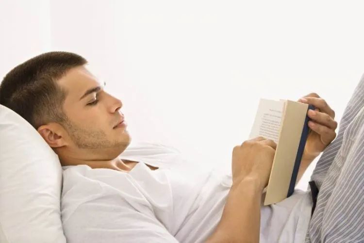 Hal-Hal Seru yang Bisa Dilakukan Bareng Pacar Sebelum Tidur 15