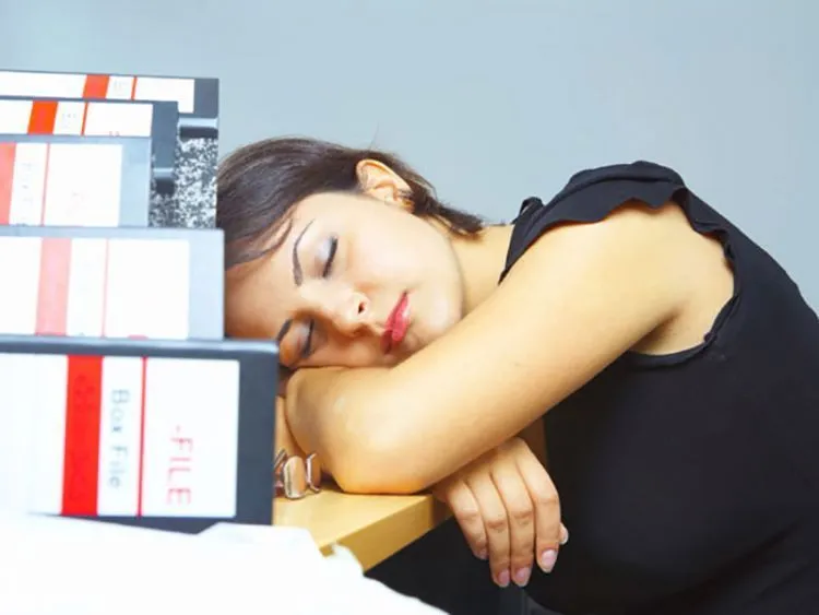 Supaya Tak Kena Begal Atau Dicegat Setan, 10 Tips Ini Bisa Membantu Para Cewek yang Harus Pulang Malam 16