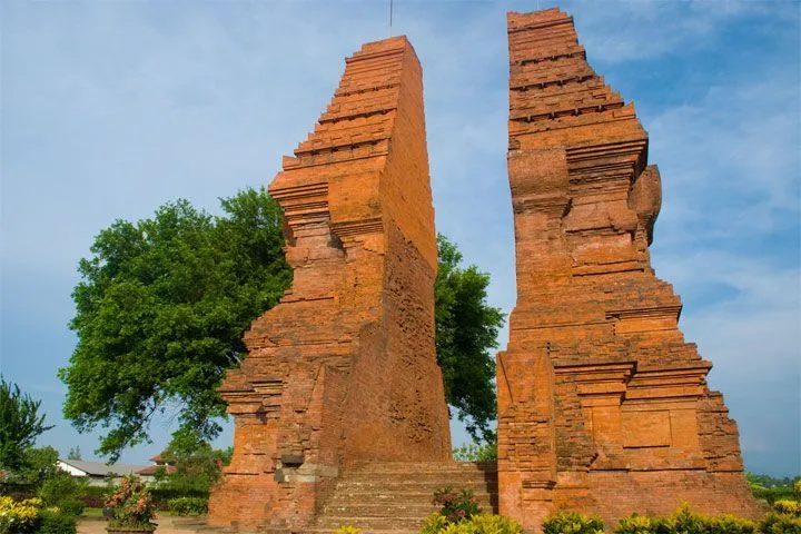 Tempat Wisata di Mojokerto, Bernuansa Alam & Sejarah 17