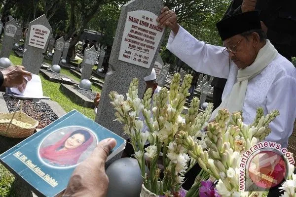 Cinta Habibie Pada Ainun yang Tak Pernah Sirna Walau Ajal Memisahkan 9