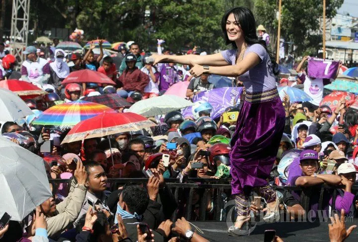 Di Balik Kesan Norak, Ada Banyak Alasan Tersembunyi yang Membuat Kamu Tetap Suka Dengan Musik Dangdut 16
