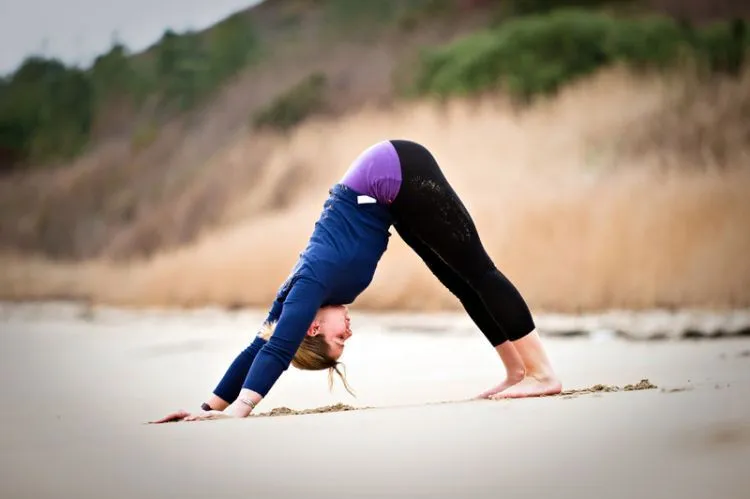 6 Gaya Yoga Sederhana Buat Kamu yang Ingin Mendaki Gunung 10