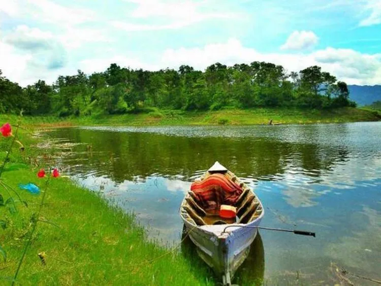 8 Destinasi Wisata Brebes, Intip Indahnya Pemandangan di Kota Bawang 19 Waduk Malahayu