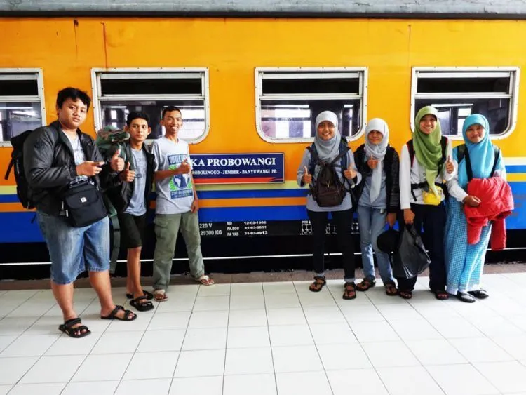 10 Alasan yang Bikin Kita Susah Move On Dari Traveling Pakai Kereta Api 14
