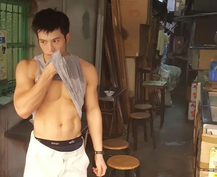 Kayaknya Belah Duren Sama Tukang Durian Ganteng Ini Enak Deh! Gimana Menurutmu? 14