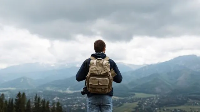 5 Jenis Traveler Nyebelin yang Nggak Usah Diajak Berlibur. Kalau Ada Mereka, Malah Ribet Jadinya! 7
