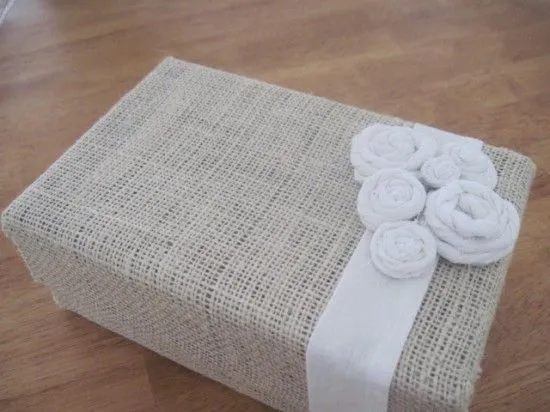 8 Kreasi DIY Kotak Sepatu -- Biar Barang Remeh Ini Lebih Berguna di Hidupmu 15