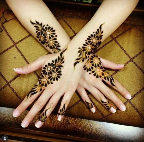Tanpa Harus Lihai Menggambar, 10 Desain Tato Henna Ini Bisa Jadi Contekan Untuk Tampil Menawan 16