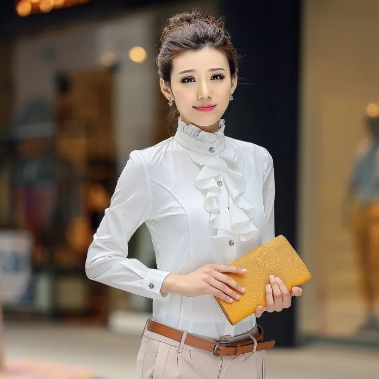 10 Tips Style Sederhana yang Akan Jitu Membantu Penampilanmu di Bagian Dada 17
