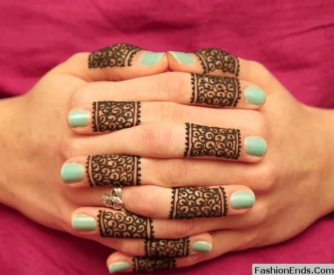 Tanpa Harus Lihai Menggambar, 10 Desain Tato Henna Ini Bisa Jadi Contekan Untuk Tampil Menawan 15
