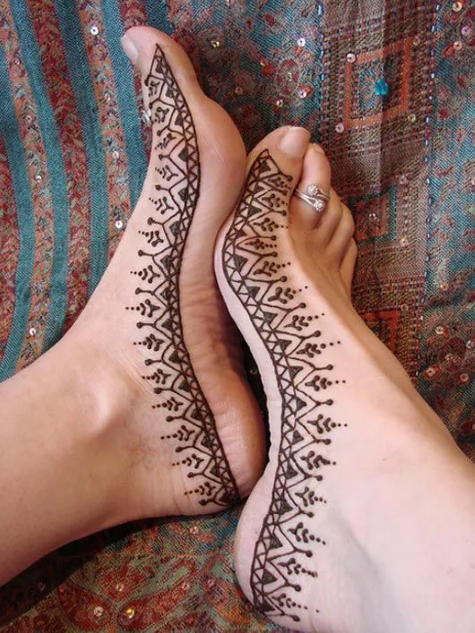 Tanpa Harus Lihai Menggambar, 10 Desain Tato Henna Ini Bisa Jadi Contekan Untuk Tampil Menawan 14