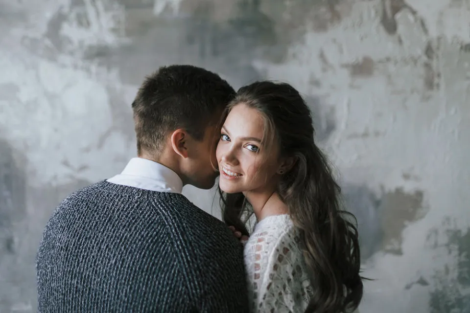 7 Keistimewaan Cowok Nggak Romantis yang Layak Dijadikan Partner Hidup Sampai Nanti 12