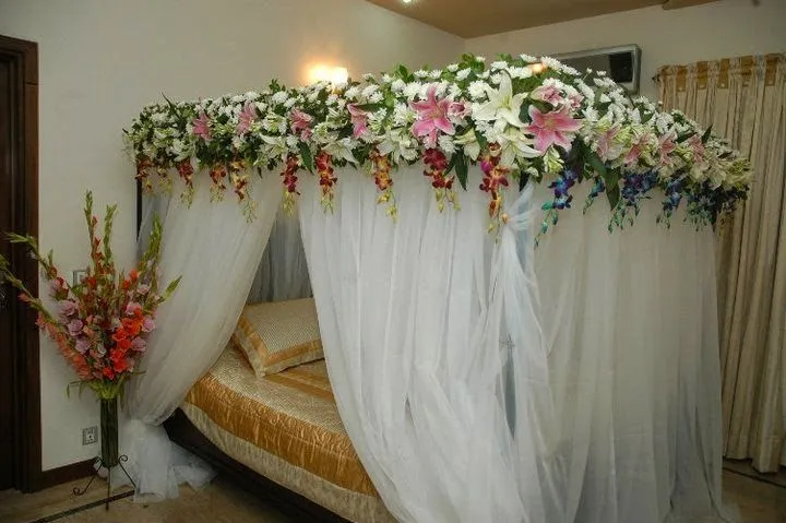Jika Temanmu Ada yang Mau Nikah Dekat-dekat Ini, Jadilah Penyemangat Malam Pertamanya Dengan Hadiah 9 Dekorasi Kamar Ini 10