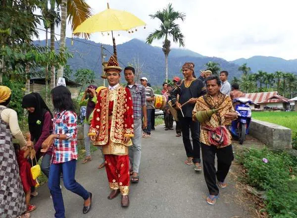 8 Ragam Keunikan yang Akan Kamu Rasakan Ketika Pacaran Dengan Orang Minang 14