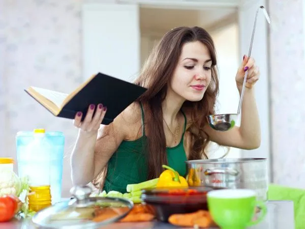 7 Cowok Punya Pandangan Bagi Wanita yang Memilih Berkarier Setelah Berumah Tangga. Yuk, Dengar Kata Mereka 14