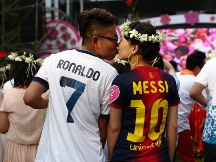 Untukmu Pria Kesayanganku yang Suka Sepak Bola, Aku Akan Berusaha Memahami yang Kamu Cinta 8