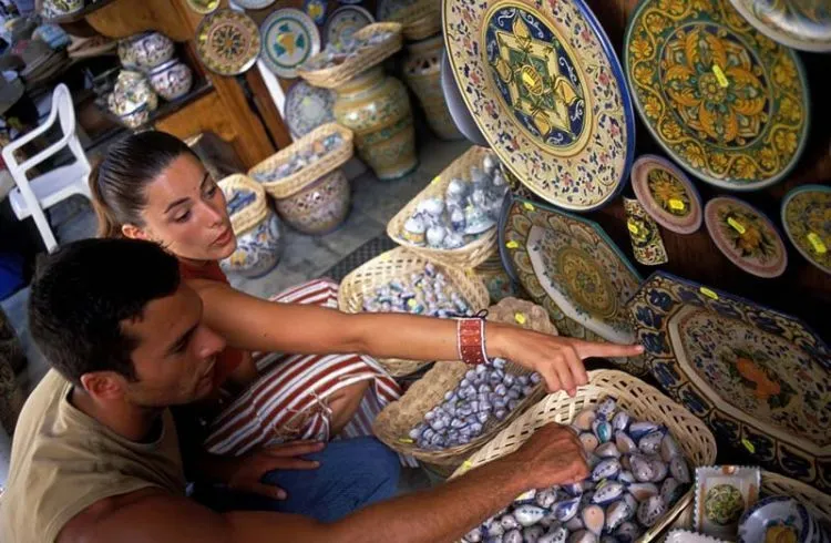 13 Alasan Mengapa Cewek yang Gemar Belanja di Pasar Tradisional Itu Istimewa! 16