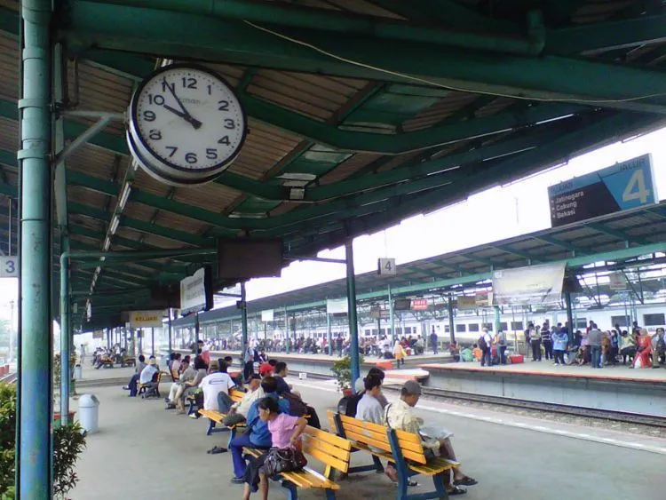 10 Alasan yang Bikin Kita Susah Move On Dari Traveling Pakai Kereta Api 17