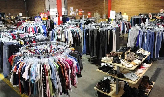 Gak Punya Duit Tapi Mau Belanja? Thrift Shopping Aja! Ini 6 Keuntungannya 10
