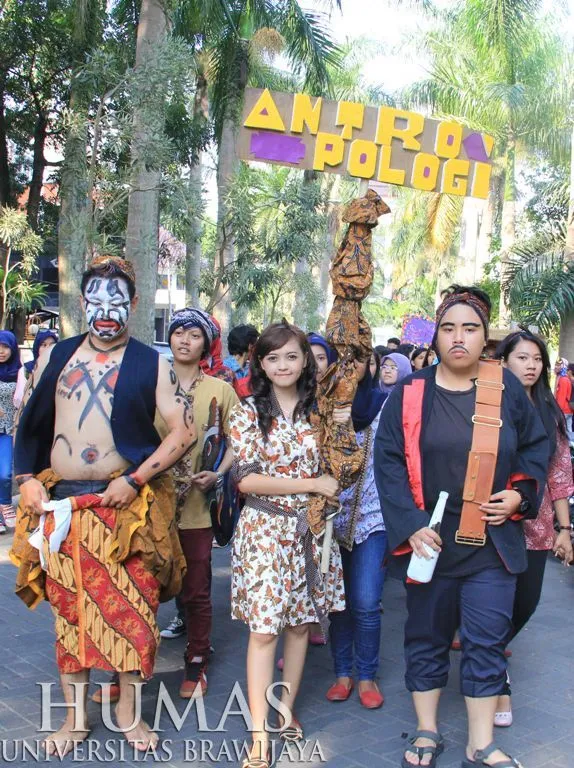 Meski Tampak Bahagia di Sosial Media, Ini Perjuangan Mahasiswa Antropologi yang Jarang Diketahui Orang! 13