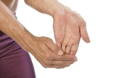 5 Gerakan Stretching Sederhana Nan Berguna Buatmu yang Banyak Menghabiskan Waktu di Depan Laptop 6