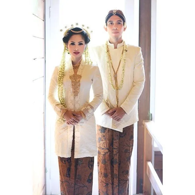 Dengan 10 Baju Kebaya Khas Indonesia Ini, Tampil Ayu dan Anggun di Hari Pernikahan Bukan Mustahil Lagi 11