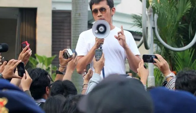 8 Alasan Kenapa Hanung Bramantyo Layak Disebut Pendakwah Berkedok Filmmaker 14
