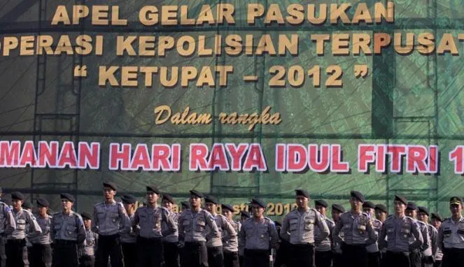 Untukmu Polisi Muda yang Harus Bertugas Di Hari Lebaran... 13