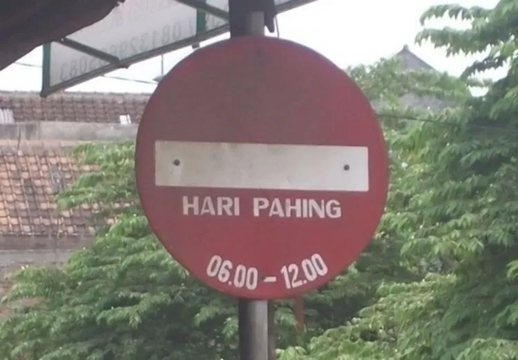 20 Rambu Jalan Unik Dari Seluruh Dunia yang Bisa Bikin Kamu Gak Tahu Arah Jalan Pulang 25