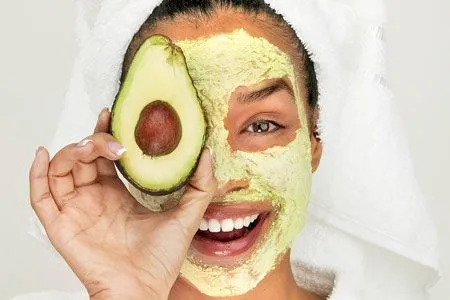 8 Masker Rumahan yang Bisa Kamu Buat Sendiri dan Ampuh Membuatmu Tampak Cantik Alami 12